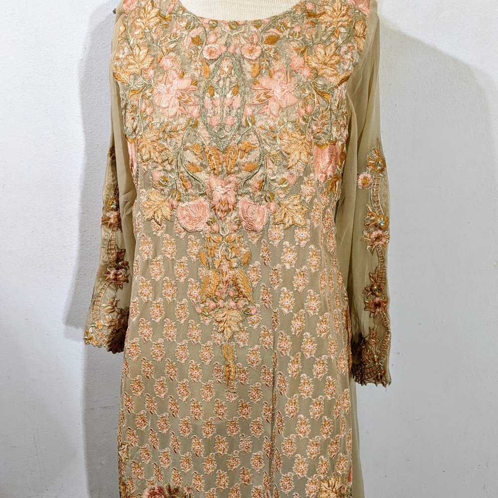 Pakistani Desighner sobia nazir beautiful outfit